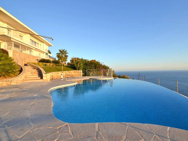 Villa luxe vue mer à la location à Cap d'Ail