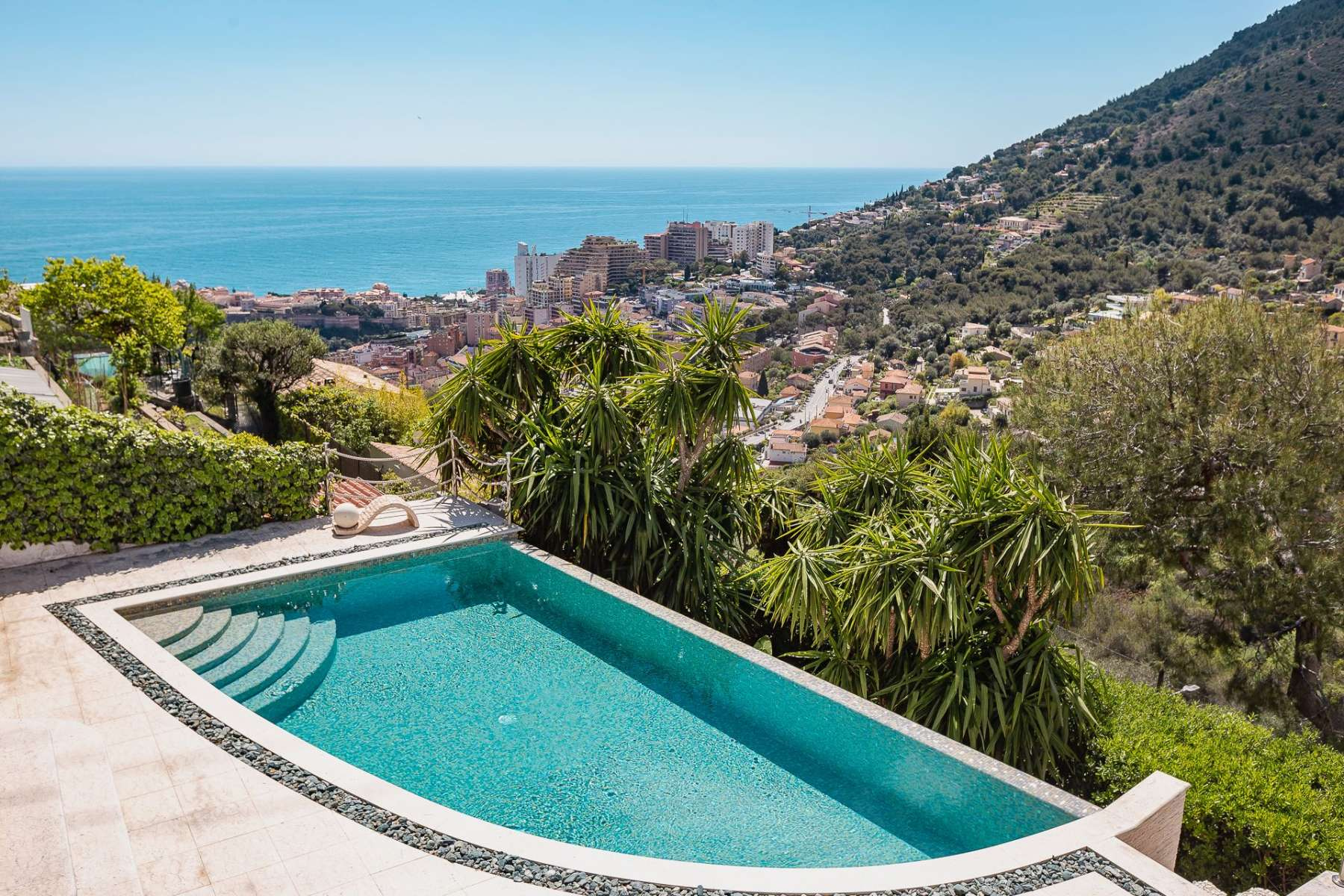 Beausoleil Heights Villa with Sea Views Near Monaco