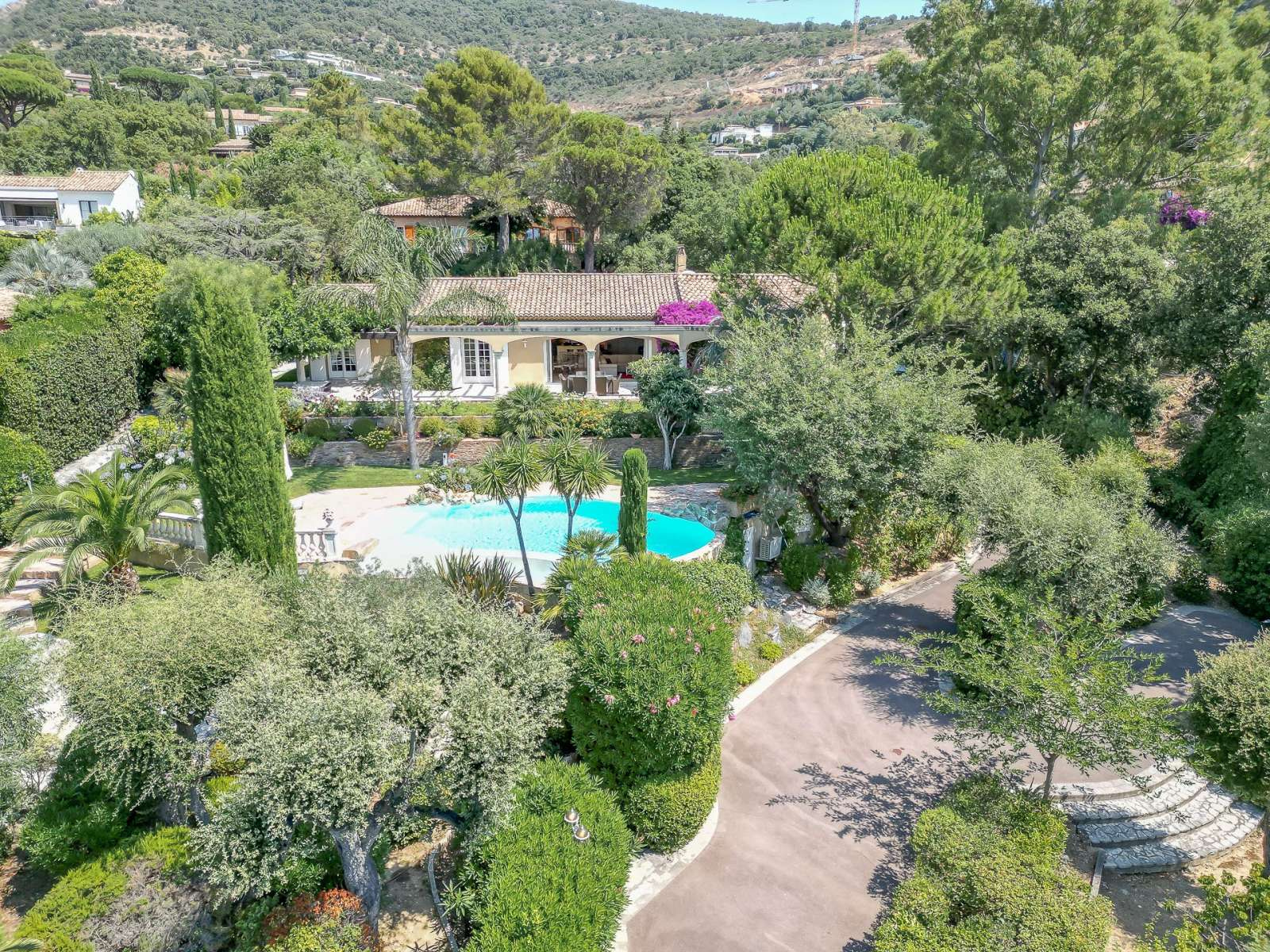 Villa avec piscine à Beauvallon proche de plages de Saint-Tropez