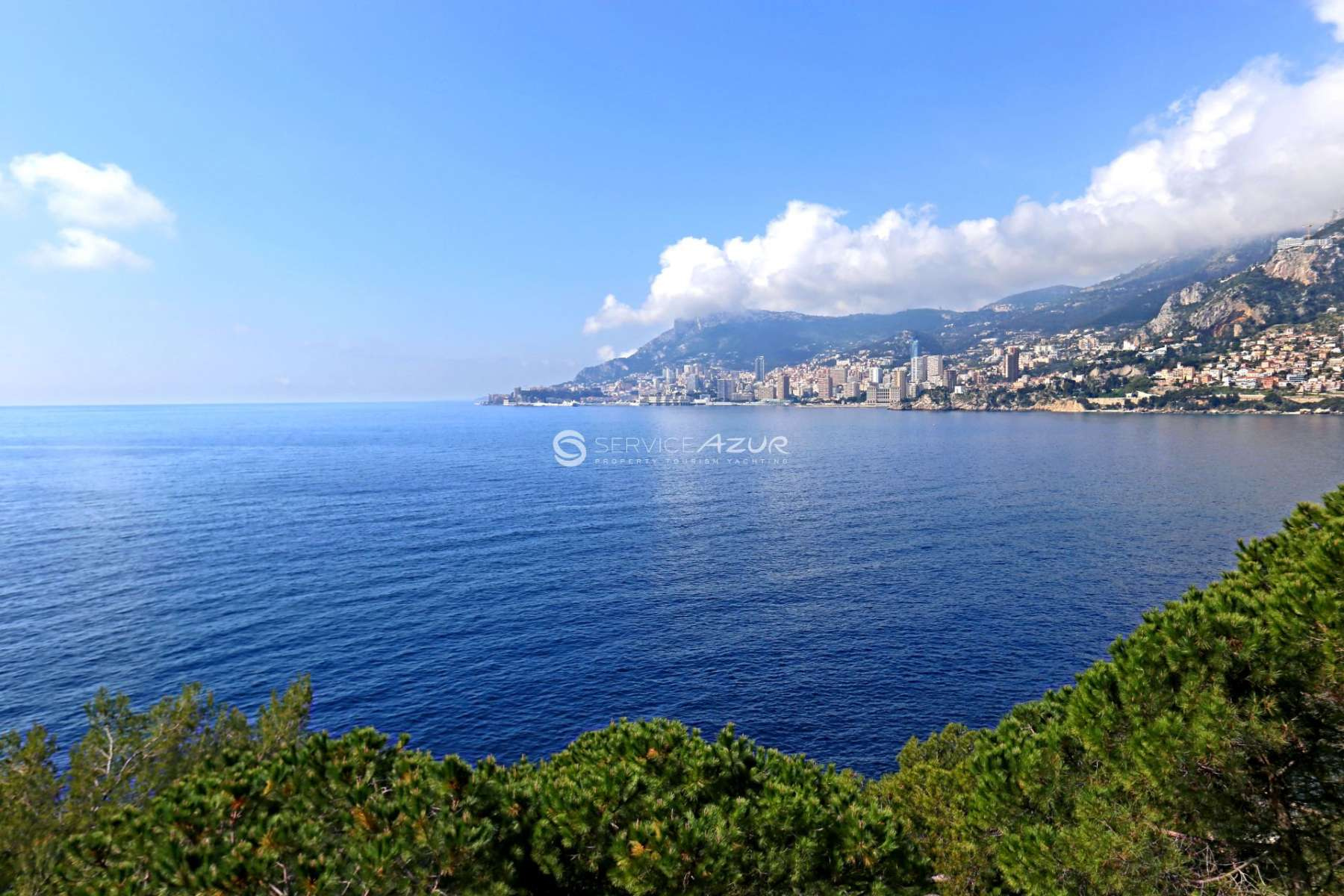 Имение на Кап-Мартен с видом на море и Монако