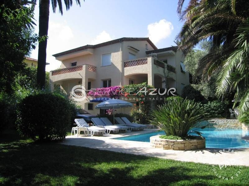 Tranquil Antibes Villa with Pool Near Sandy Beaches
